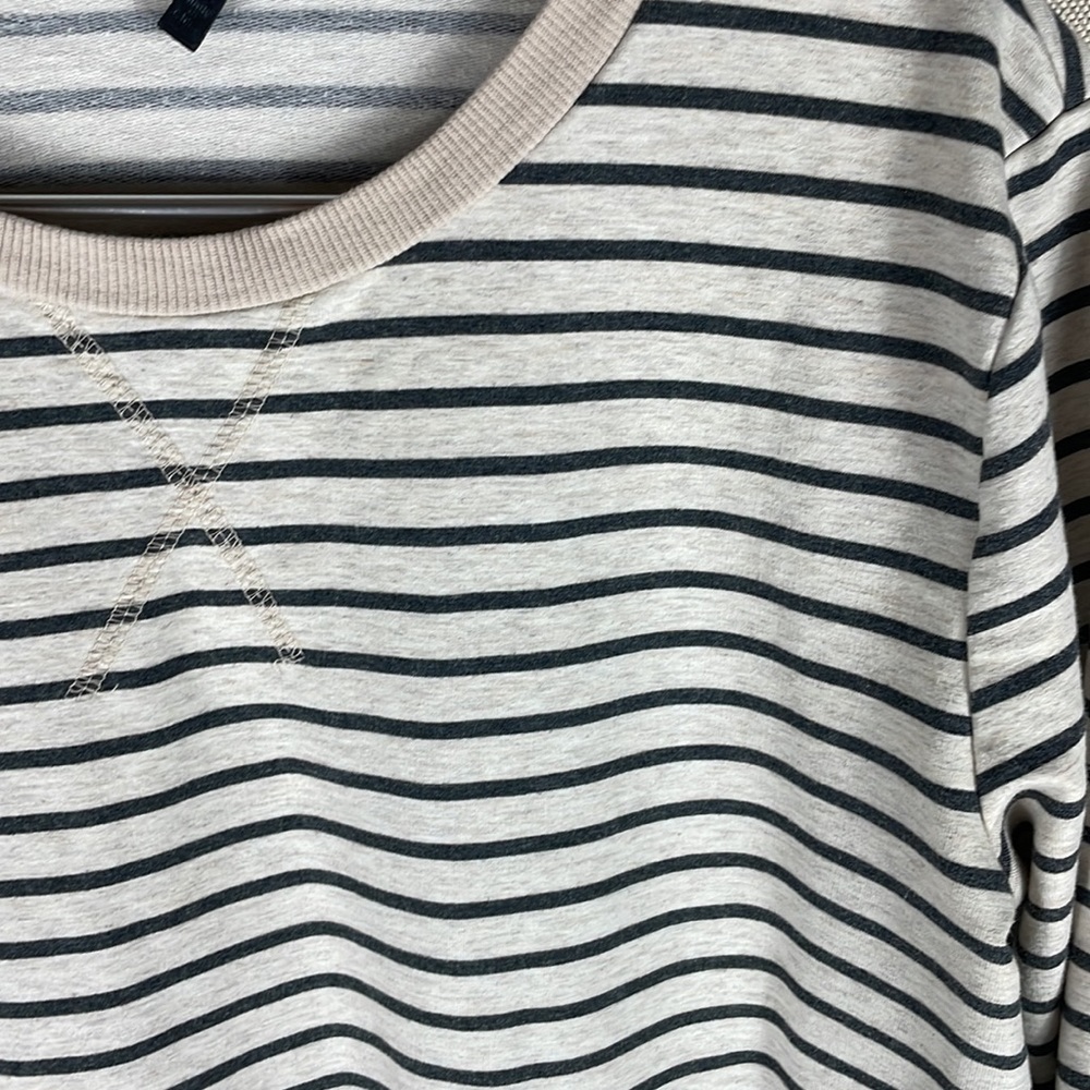 Doe and Rae > Crew Neck Striped Quarter Sleeve Sweatshirt Small - Picture 3 of 7